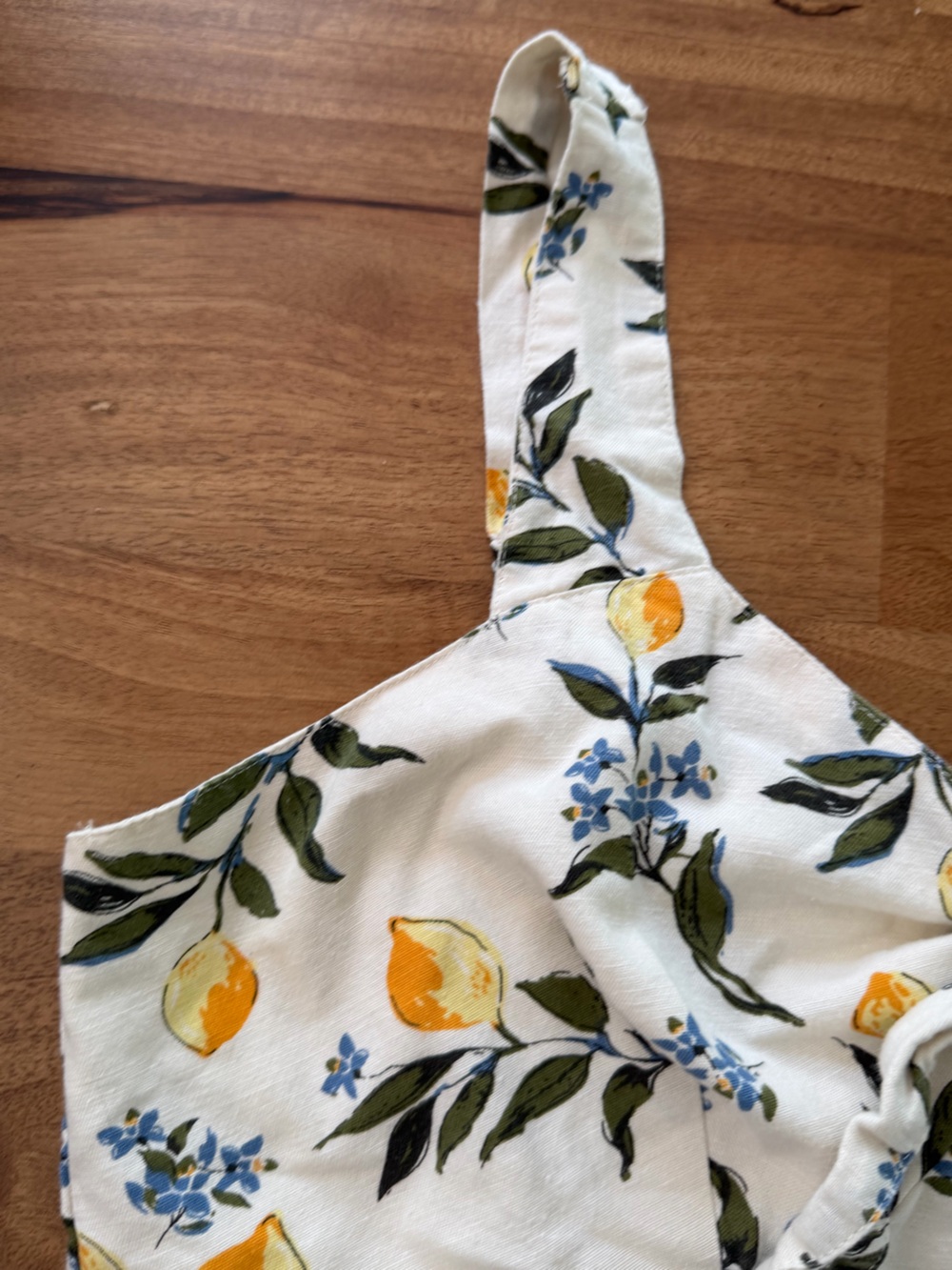 Midnight Sky Lemon-Print Linen Blend Cropped Tank w/ Smocked Back - Large *EUC* - Picture 5 of 10